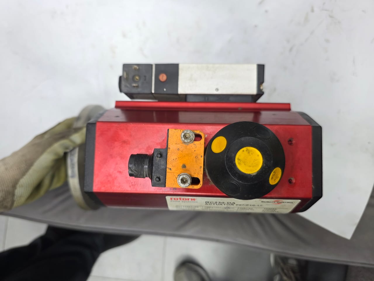 Rotork Actuator RC230-SR087 WITH FLANGE ND IFM SENSOR IN5285 - Image 3