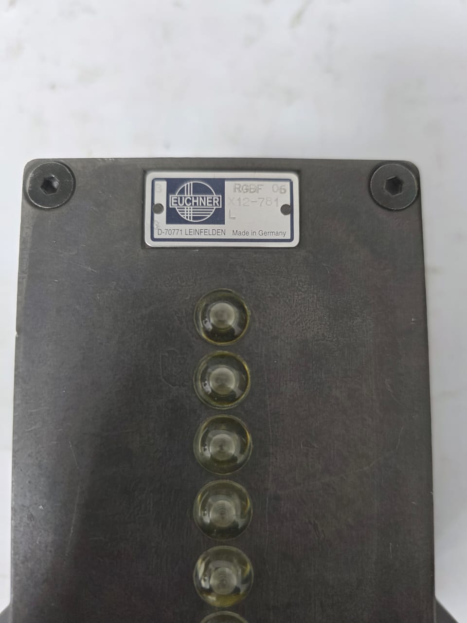 Euchner RGBF06-X12-781L Multiple Limit Switch - Image 3