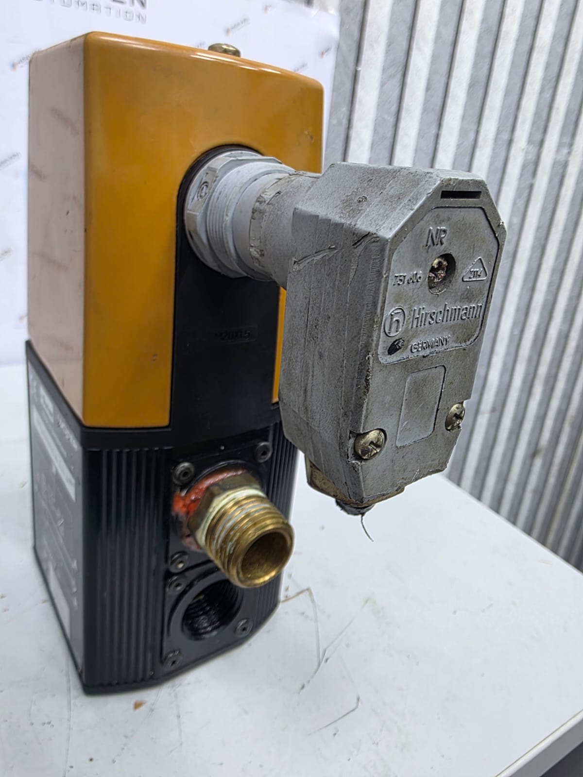 Parker Lucifer EPP3J041U96710 Electro Pneumatic Pressure Regulator 24V - Image 3