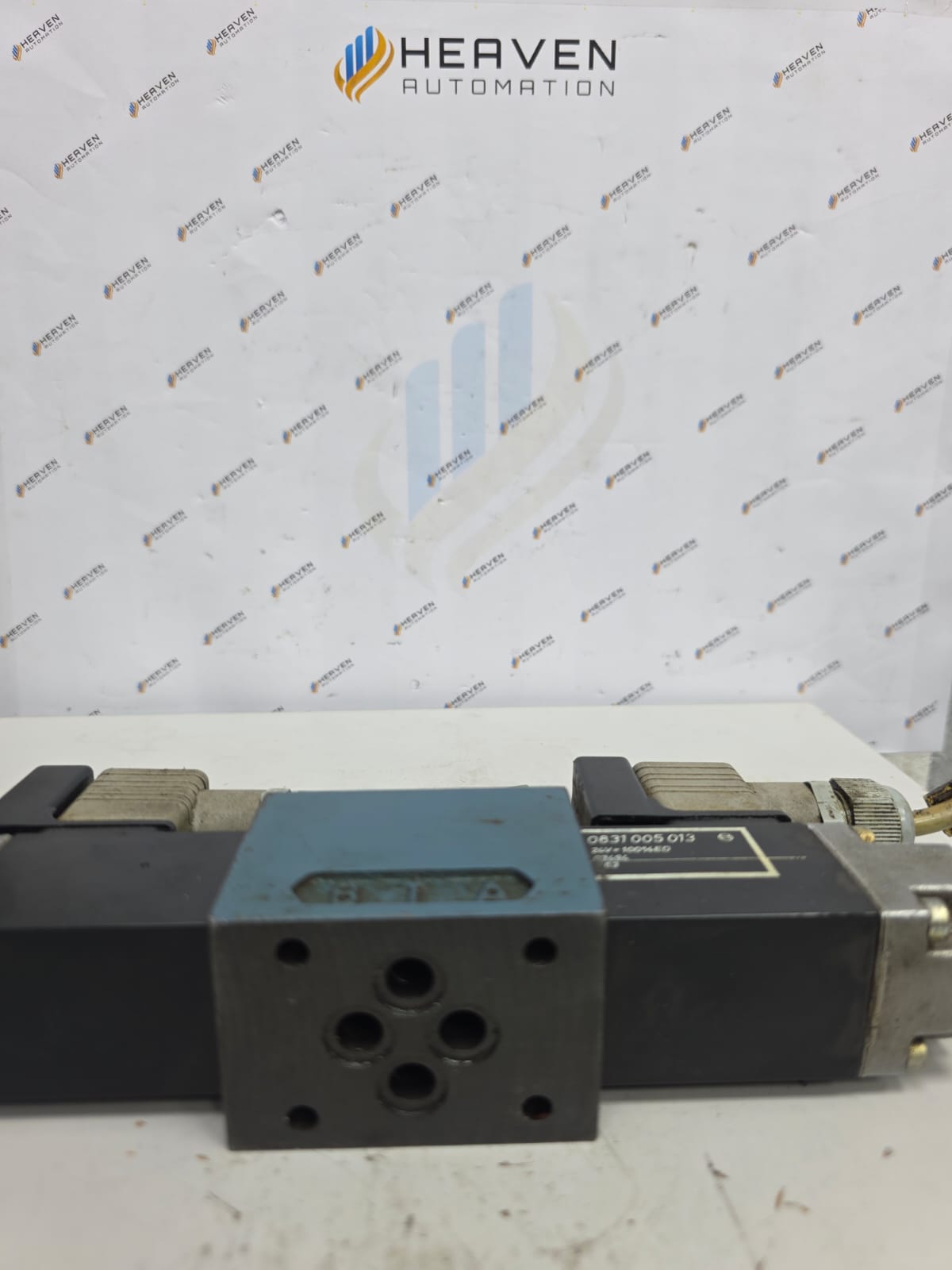 BOSCH REXROTH 0 810 090 119 HYDRAULIC DIRECTIONAL CONTROL VALVE - Image 2