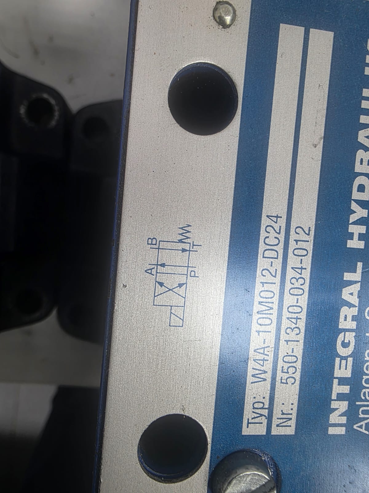 INTEGRAL HYDRAULIK W4A-10M012-DC24 HYDRAULIC DIRECTIONAL CONTROL VALVE - Image 4